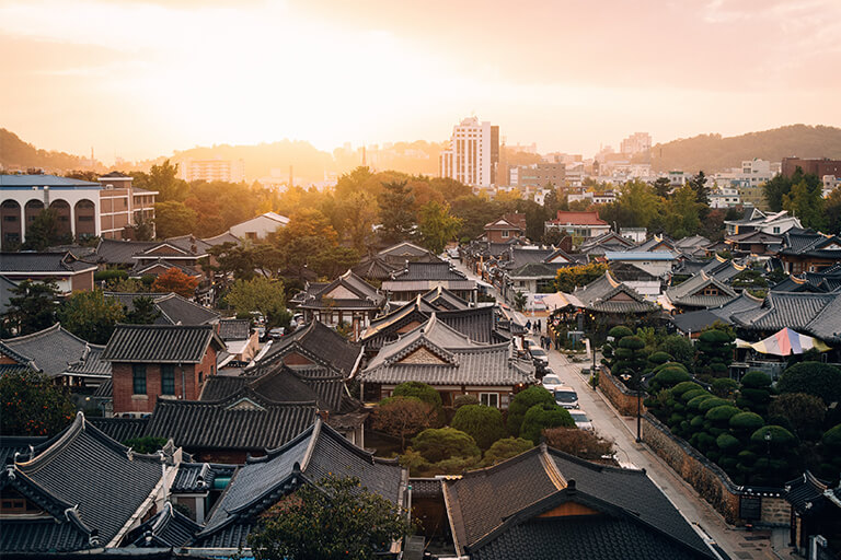 A view of houses and buildings in Korea.