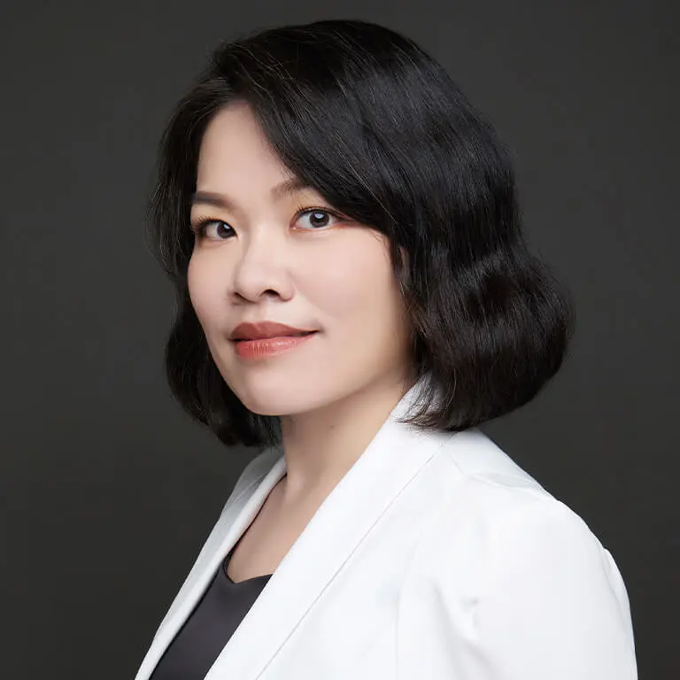 Headshot photo of Yi-Ling Lin